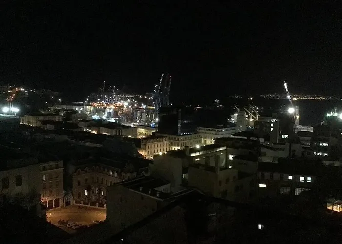 Gran Departamento En Cerro Alegre Con Unica Vista Al Puerto